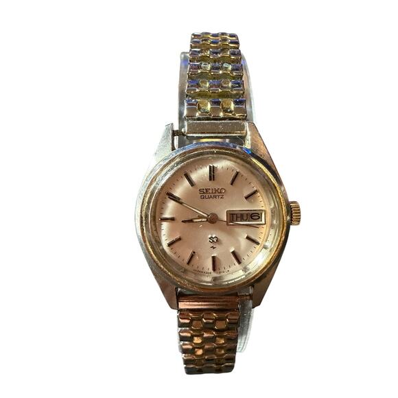 Vintage Seiko Quartz Women's Wristwatch Silver Tone Day Date Expansion Band